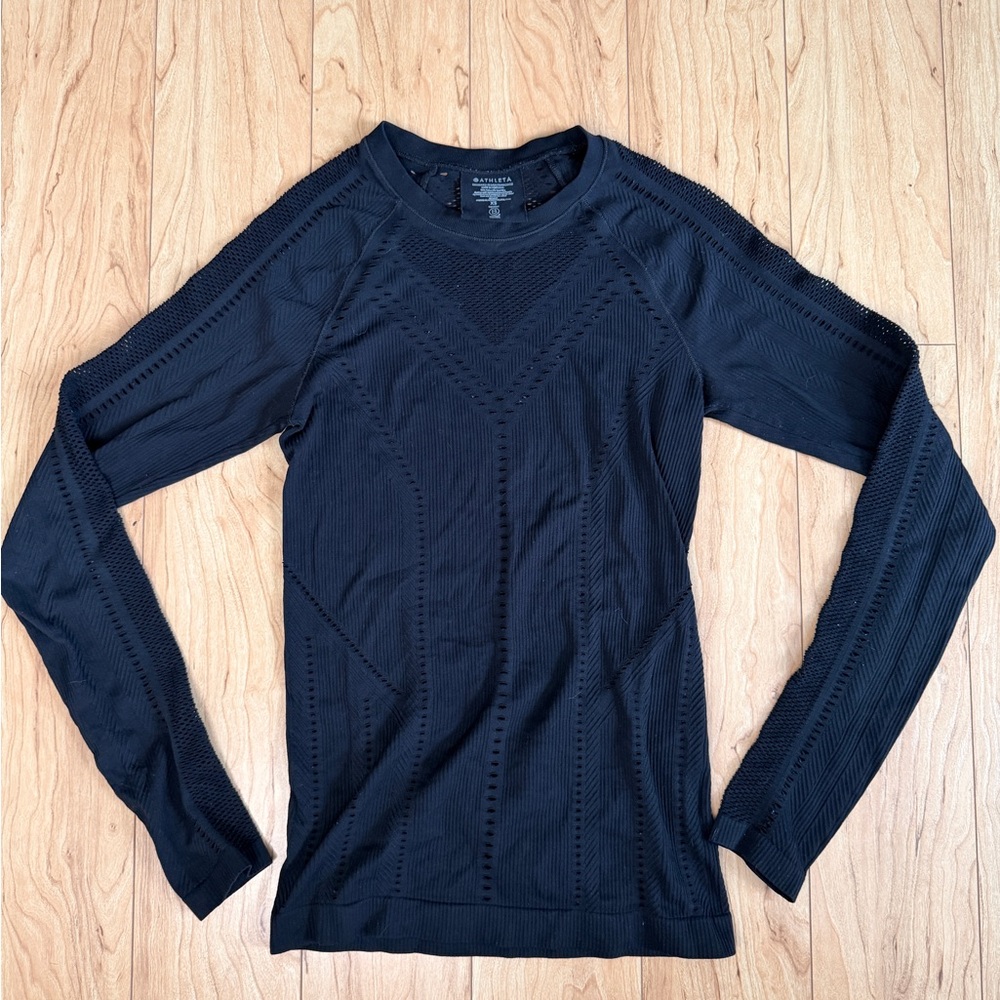 Athleta Women's Textured Black Run Shirt